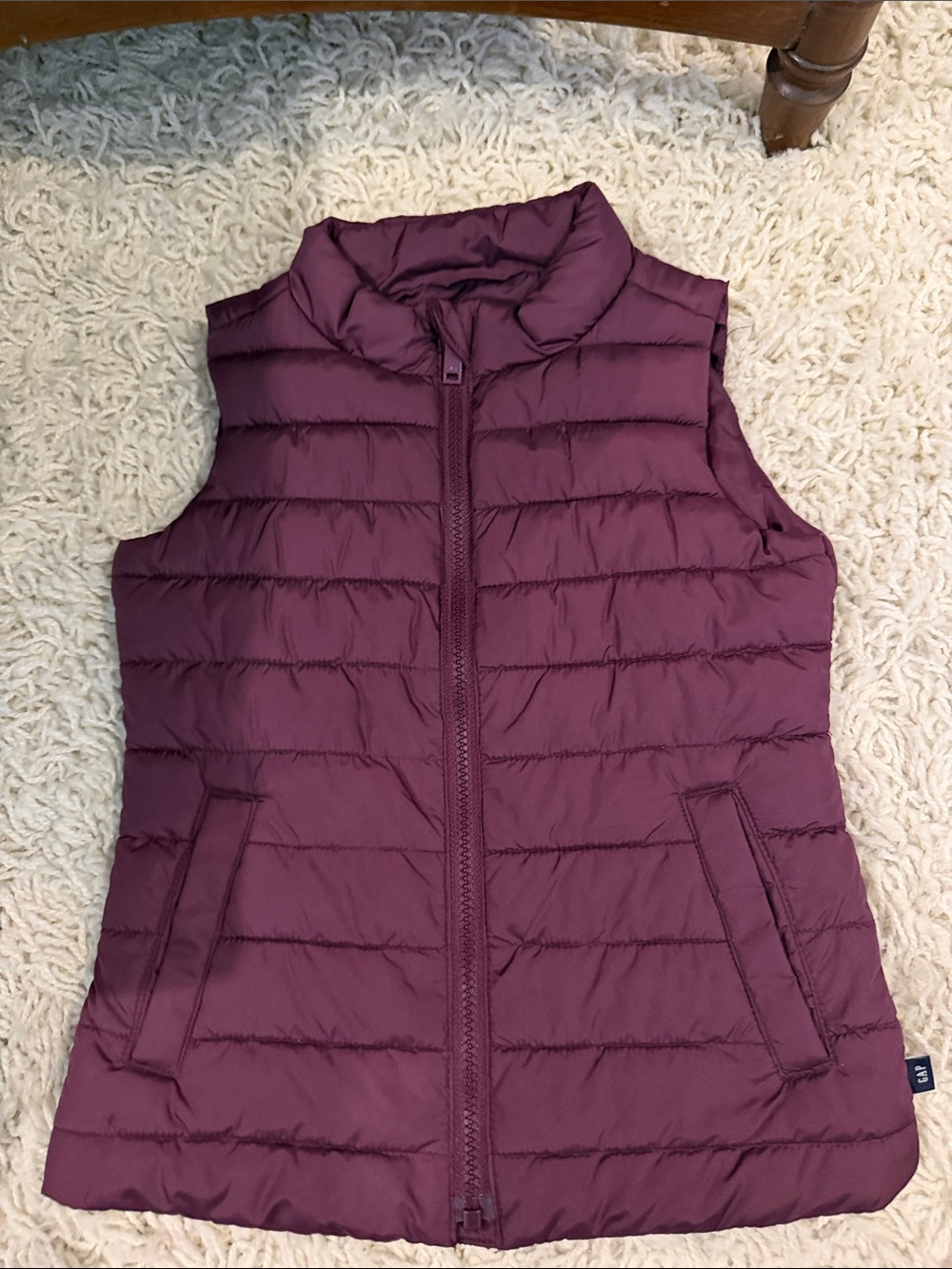 GAP Quilted Sleeveless Vest in Plum